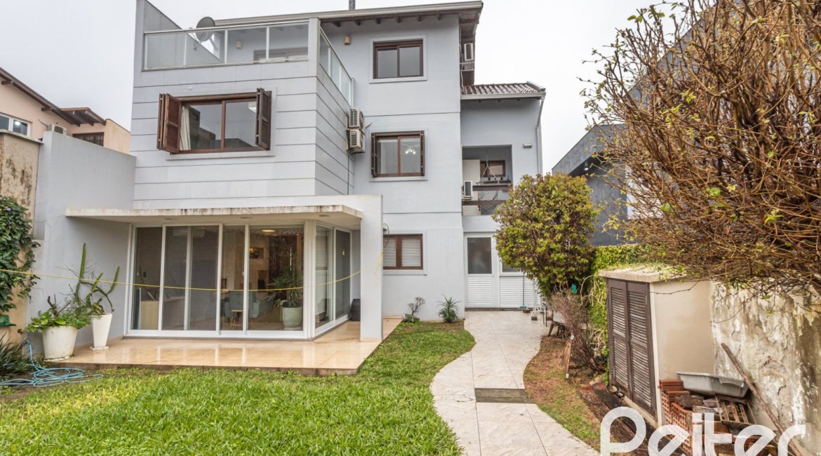 Casa em Condomínio à venda com 212m², 4 dormitórios, 1 suíte, 2 vagas, no bairro Espírito Santo em Porto Alegre
