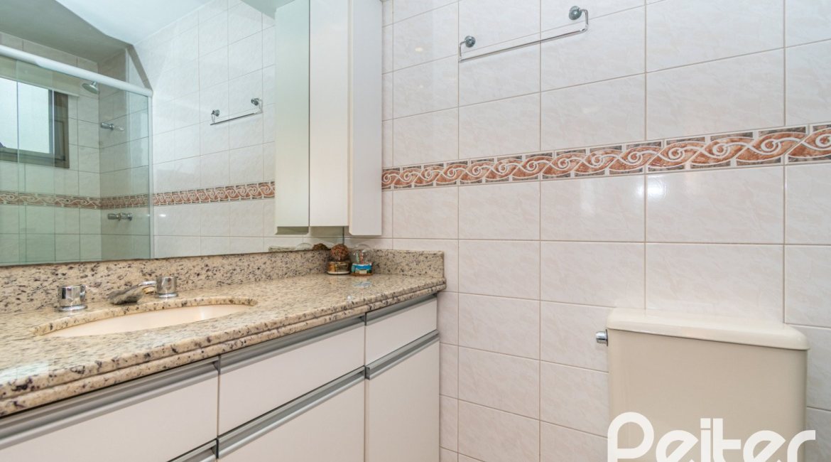 Apartamento à venda com 100m², 3 dormitórios, 1 suíte, 1 vaga, no bairro Cristal em PORTO ALEGRE