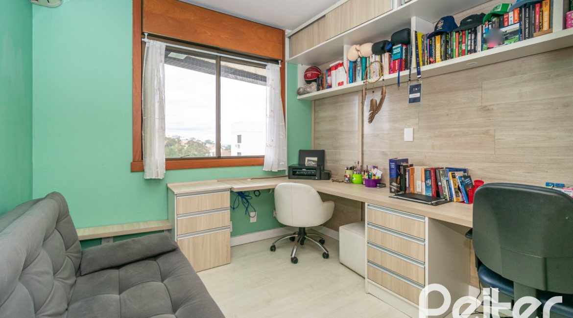 Apartamento à venda com 100m², 3 dormitórios, 1 suíte, 1 vaga, no bairro Cristal em PORTO ALEGRE