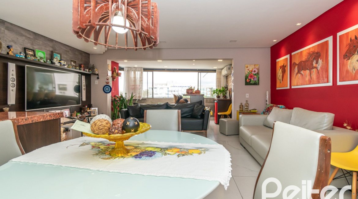 Apartamento à venda com 100m², 3 dormitórios, 1 suíte, 1 vaga, no bairro Cristal em PORTO ALEGRE