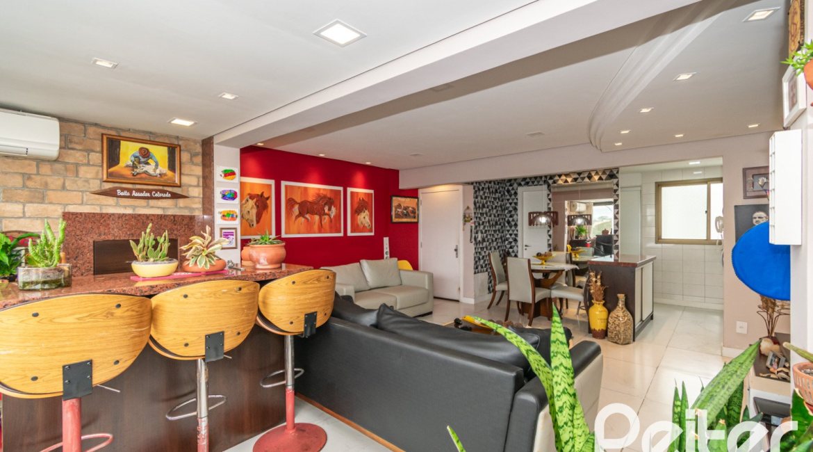 Apartamento à venda com 100m², 3 dormitórios, 1 suíte, 1 vaga, no bairro Cristal em PORTO ALEGRE