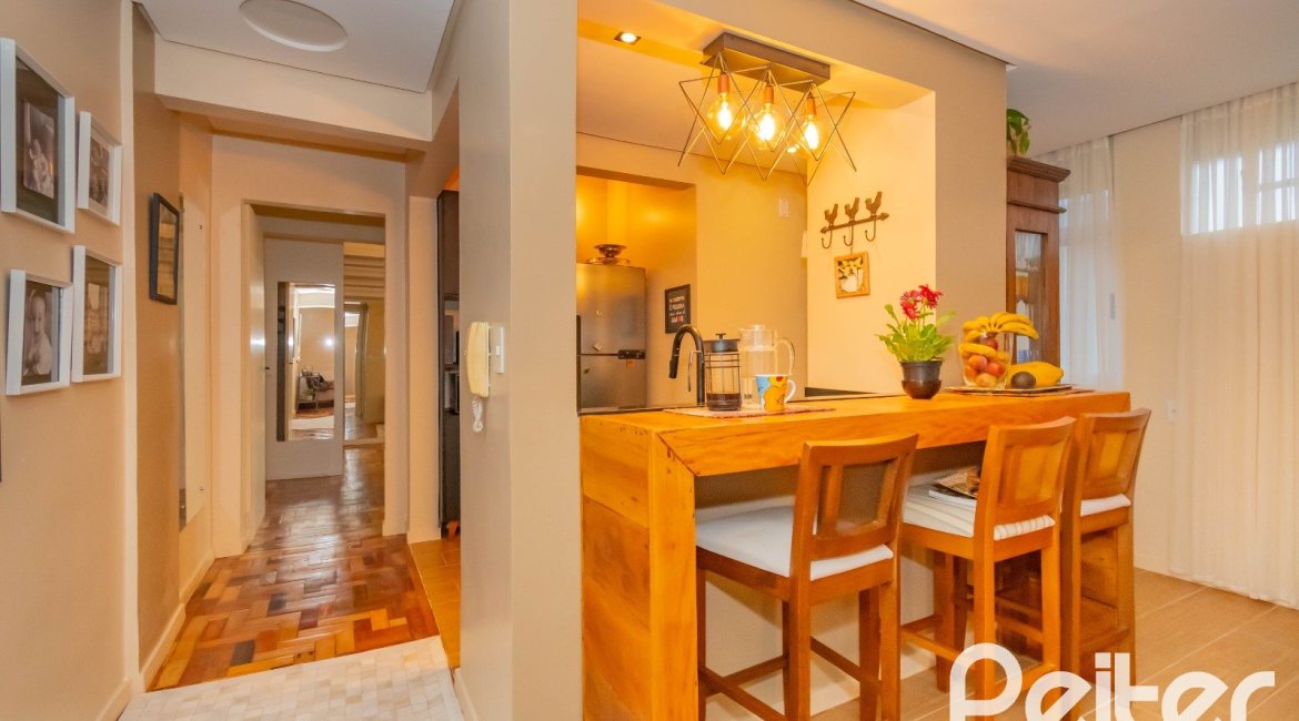 Apartamento à venda com 59m², 2 dormitórios, 1 suíte, 1 vaga, no bairro Cristal em Porto Alegre