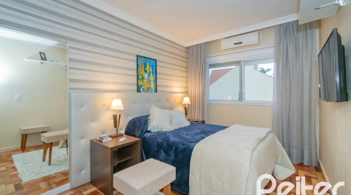 Apartamento à venda com 59m², 2 dormitórios, 1 suíte, 1 vaga, no bairro Cristal em Porto Alegre