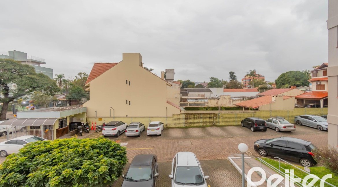 Apartamento à venda com 59m², 2 dormitórios, 1 suíte, 1 vaga, no bairro Cristal em Porto Alegre