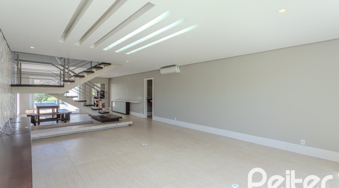 Casa em Condomínio à venda com 270m², 3 dormitórios, 2 suítes, 3 vagas, no bairro Terra Ville em PORTO ALEGRE