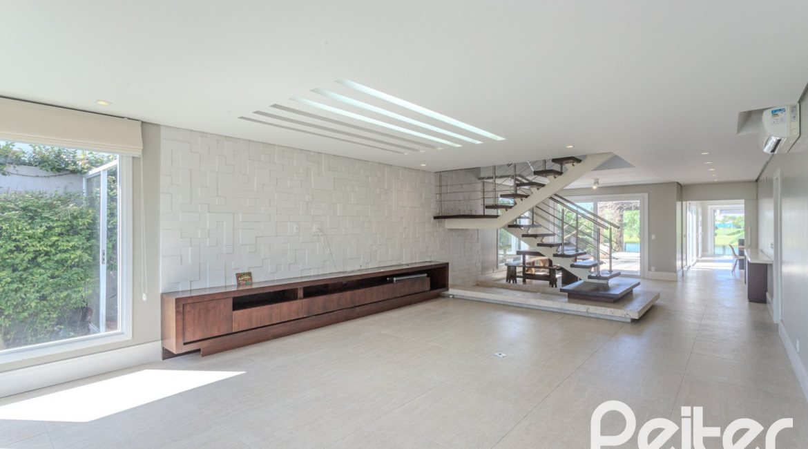 Casa em Condomínio à venda com 270m², 3 dormitórios, 2 suítes, 3 vagas, no bairro Terra Ville em PORTO ALEGRE
