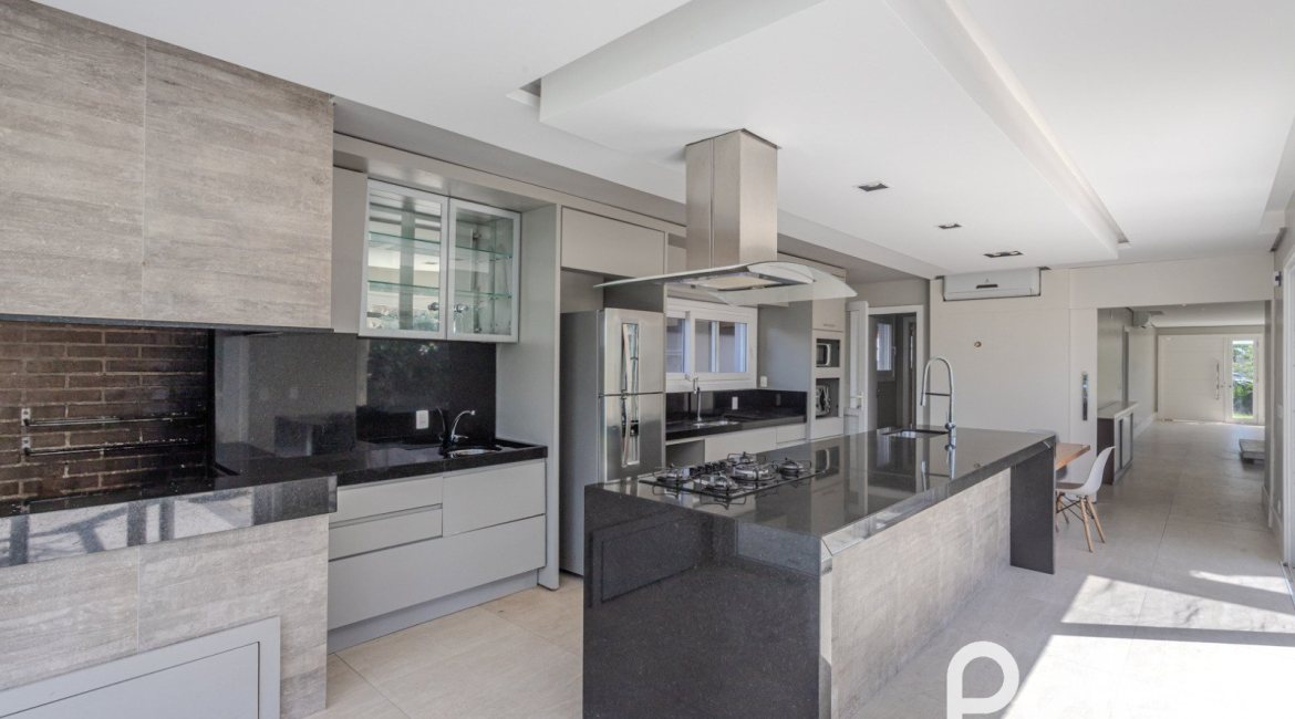 Casa em Condomínio à venda com 270m², 3 dormitórios, 2 suítes, 3 vagas, no bairro Terra Ville em PORTO ALEGRE
