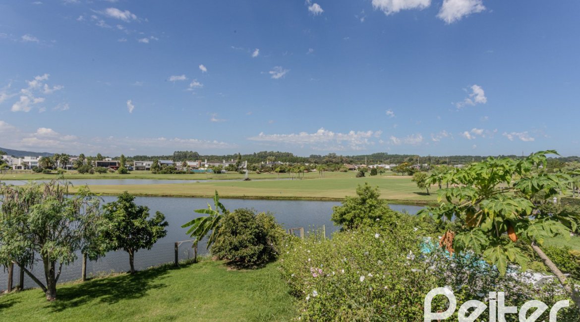 Casa em Condomínio à venda com 270m², 3 dormitórios, 2 suítes, 3 vagas, no bairro Terra Ville em PORTO ALEGRE