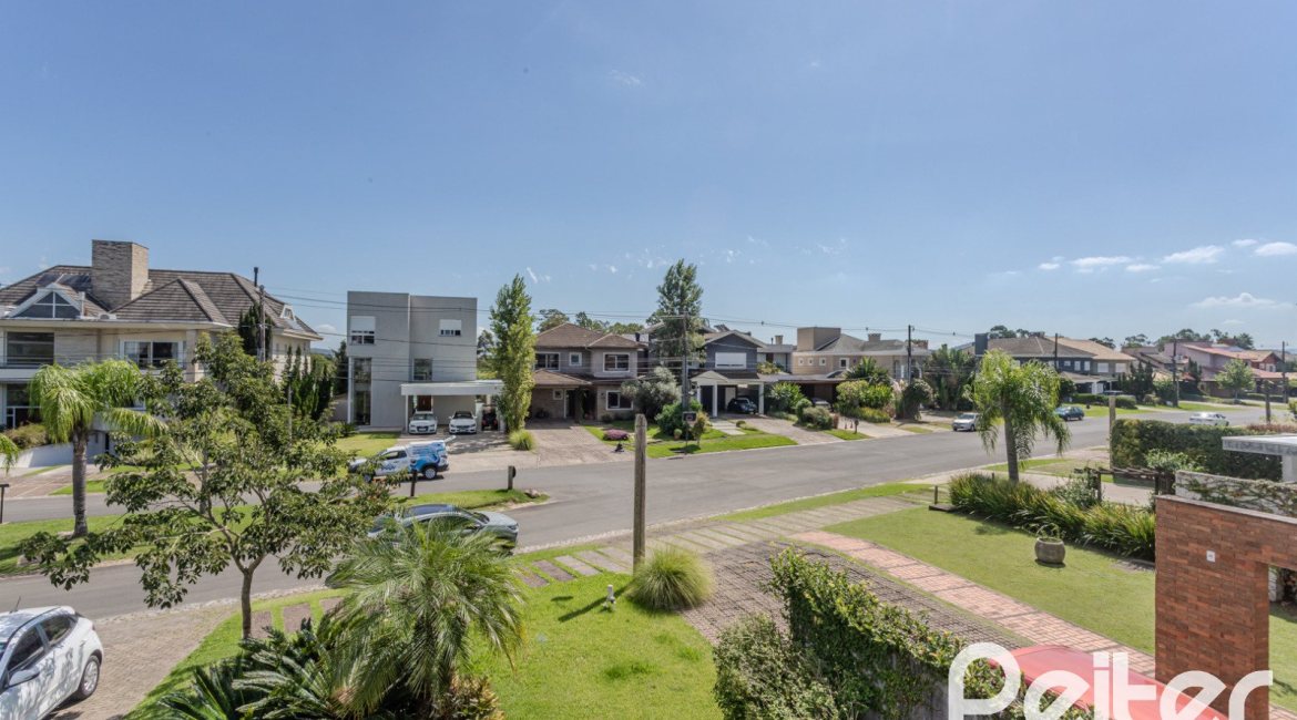 Casa em Condomínio à venda com 270m², 3 dormitórios, 2 suítes, 3 vagas, no bairro Terra Ville em PORTO ALEGRE