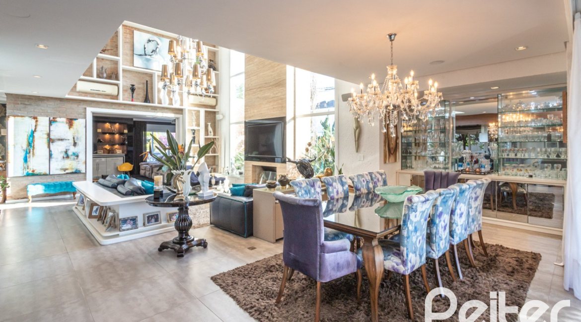 Casa em Condomínio à venda com 510m², 4 dormitórios, 4 suítes, 6 vagas, no bairro Terra Ville em PORTO ALEGRE