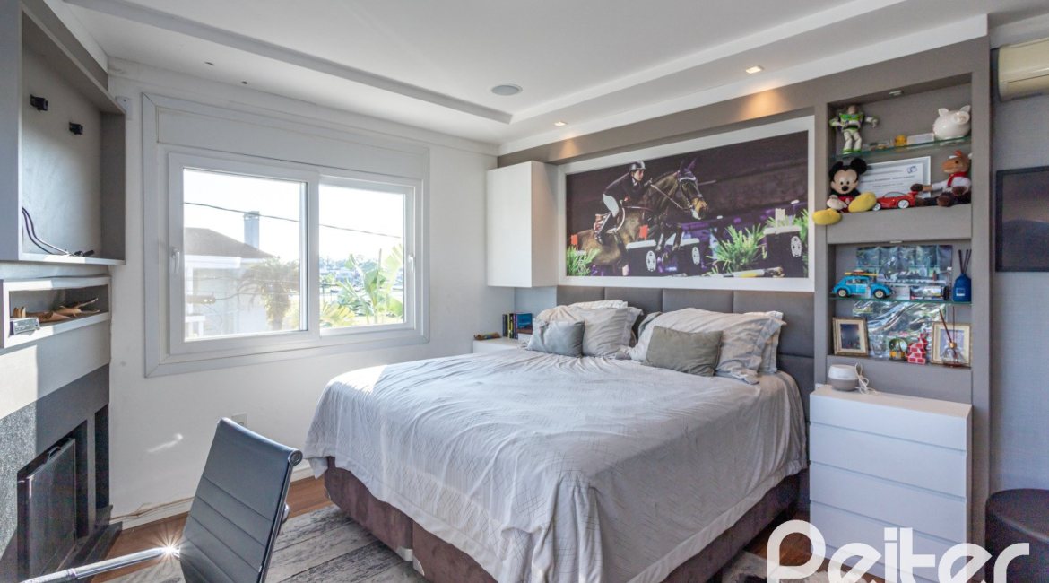 Casa em Condomínio à venda com 510m², 4 dormitórios, 4 suítes, 6 vagas, no bairro Terra Ville em PORTO ALEGRE