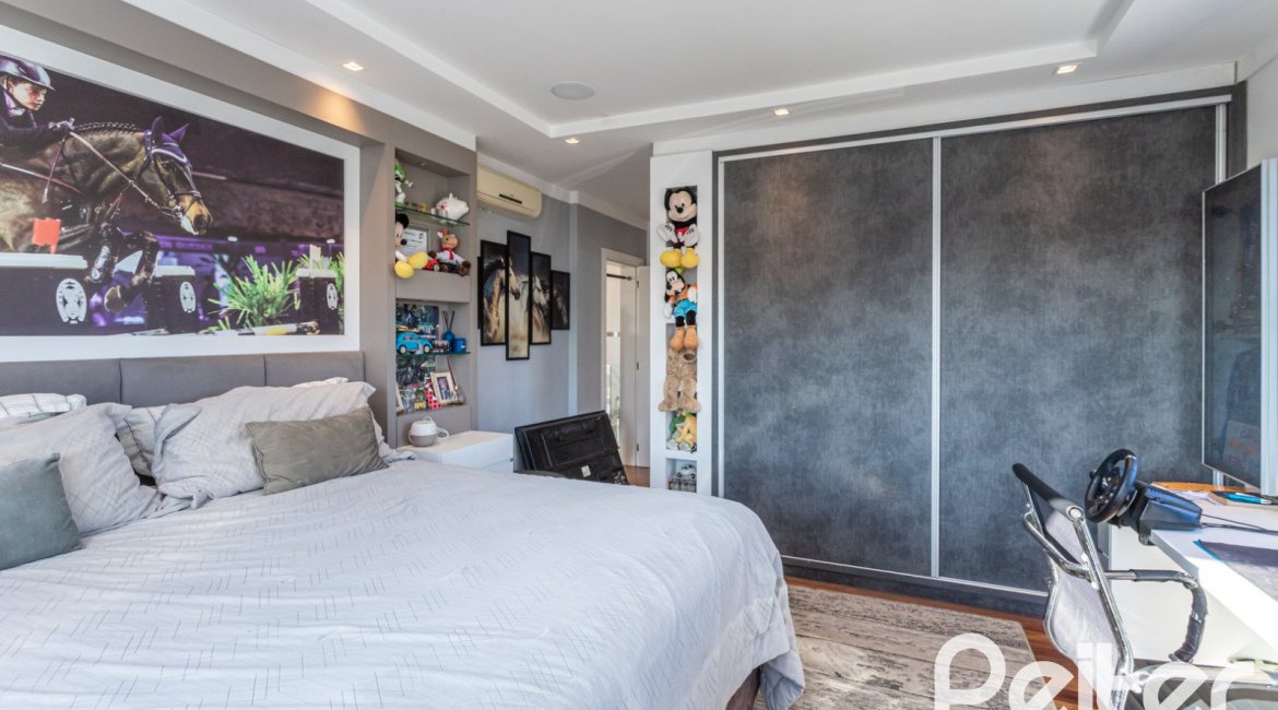 Casa em Condomínio à venda com 510m², 4 dormitórios, 4 suítes, 6 vagas, no bairro Terra Ville em PORTO ALEGRE