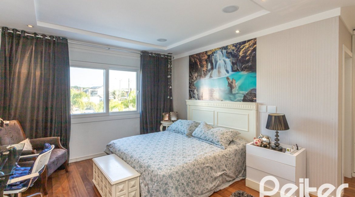 Casa em Condomínio à venda com 510m², 4 dormitórios, 4 suítes, 6 vagas, no bairro Terra Ville em PORTO ALEGRE