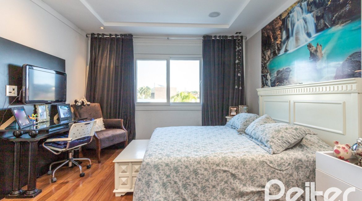 Casa em Condomínio à venda com 510m², 4 dormitórios, 4 suítes, 6 vagas, no bairro Terra Ville em PORTO ALEGRE