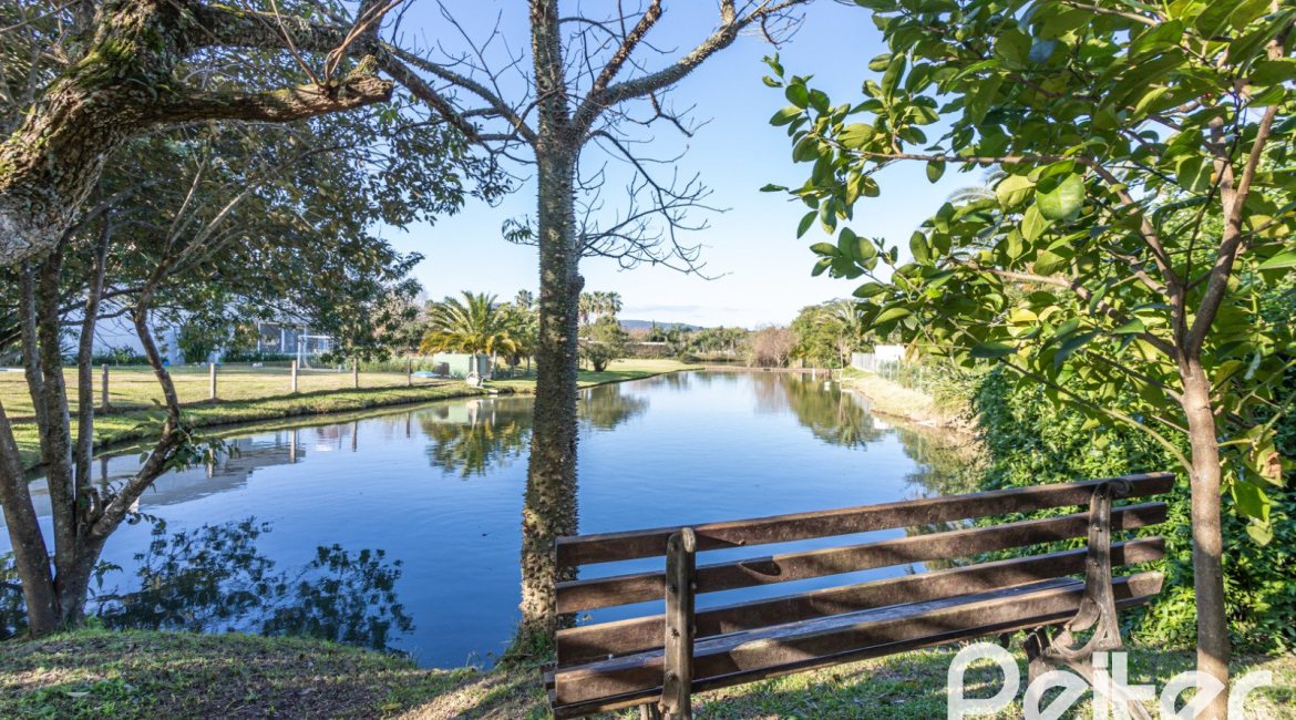 Casa em Condomínio à venda com 510m², 4 dormitórios, 4 suítes, 6 vagas, no bairro Terra Ville em PORTO ALEGRE