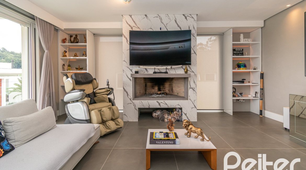 Casa em Condomínio à venda com 295m², 3 dormitórios, 3 suítes, 4 vagas, no bairro Alphaville em PORTO ALEGRE