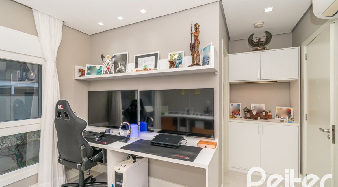 Casa em Condomínio à venda com 295m², 3 dormitórios, 3 suítes, 4 vagas, no bairro Alphaville em PORTO ALEGRE