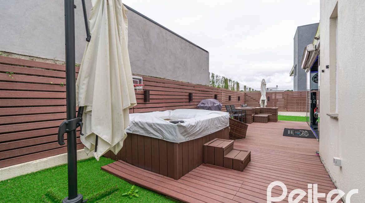 Casa em Condomínio à venda com 295m², 3 dormitórios, 3 suítes, 4 vagas, no bairro Alphaville em PORTO ALEGRE