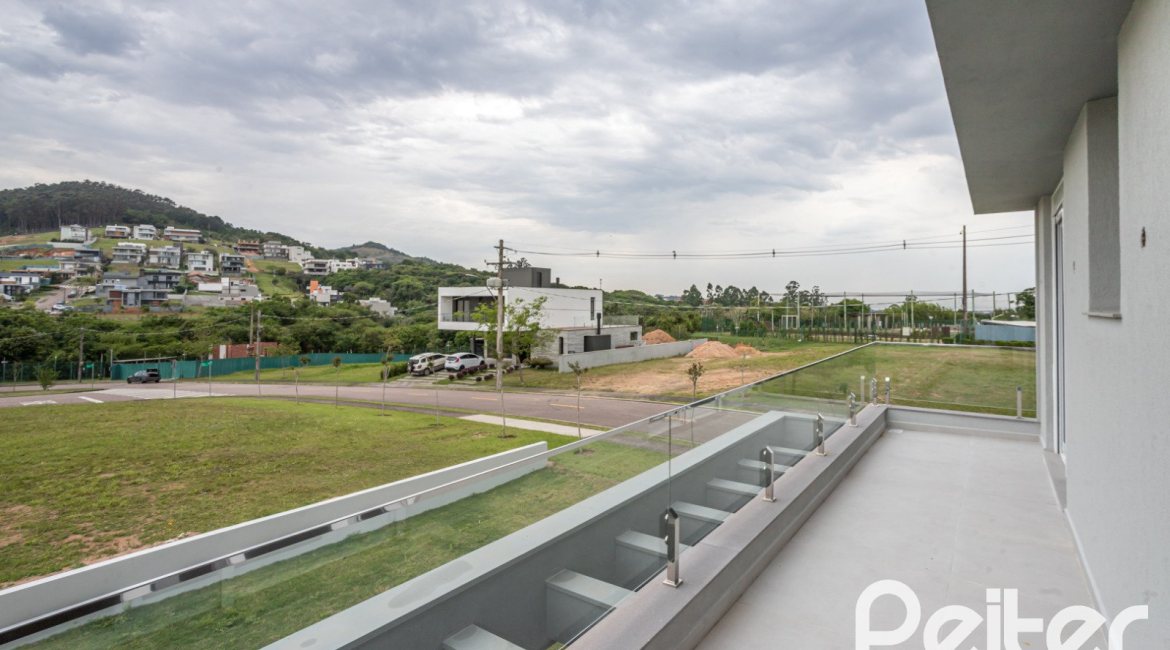 Casa em Condomínio à venda com 331m², 3 dormitórios, 3 suítes, 2 vagas, no bairro Alphaville em PORTO ALEGRE