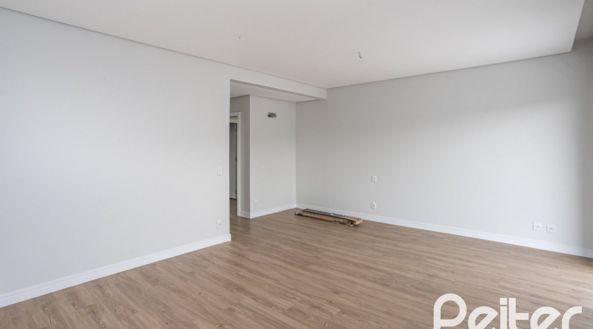 Casa em Condomínio à venda com 331m², 3 dormitórios, 3 suítes, 2 vagas, no bairro Alphaville em PORTO ALEGRE