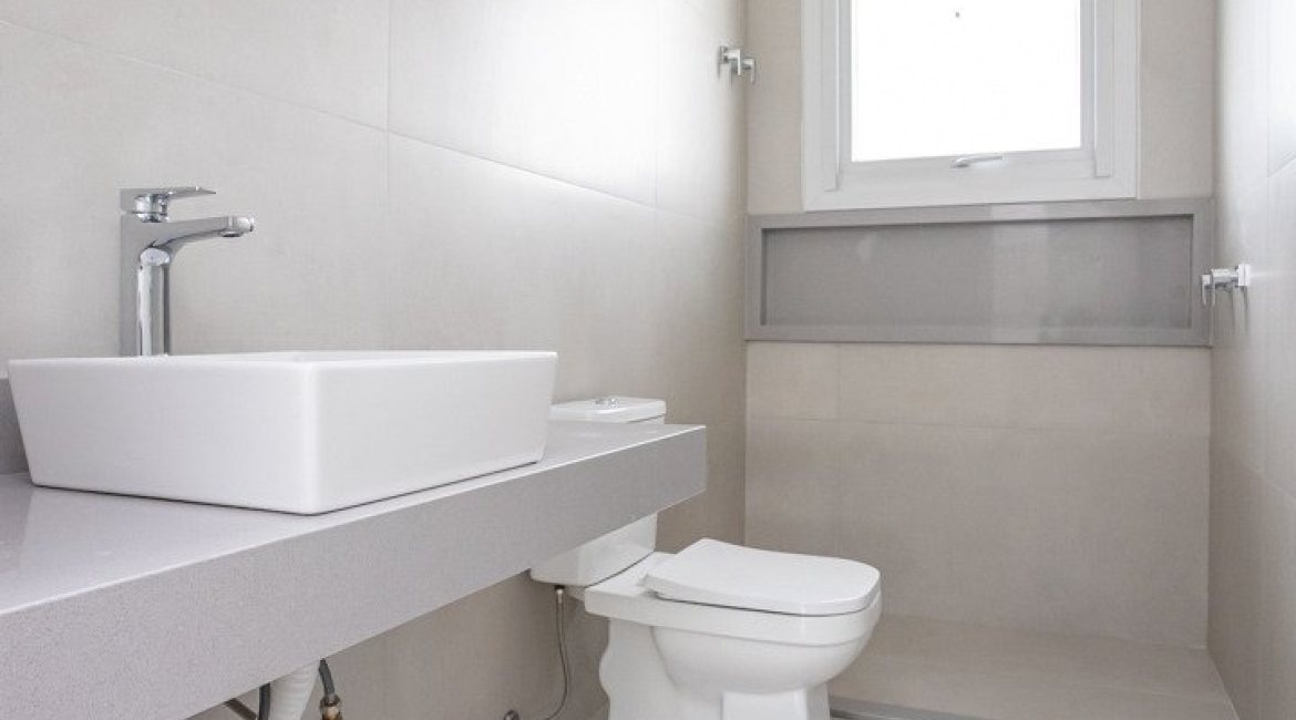 Casa em Condomínio à venda com 331m², 3 dormitórios, 3 suítes, 2 vagas, no bairro Alphaville em PORTO ALEGRE