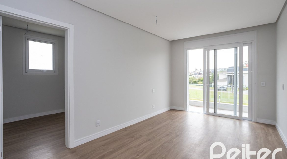 Casa em Condomínio à venda com 331m², 3 dormitórios, 3 suítes, 2 vagas, no bairro Alphaville em PORTO ALEGRE