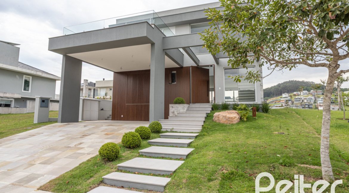 Casa em Condomínio à venda com 331m², 3 dormitórios, 3 suítes, 2 vagas, no bairro Alphaville em PORTO ALEGRE