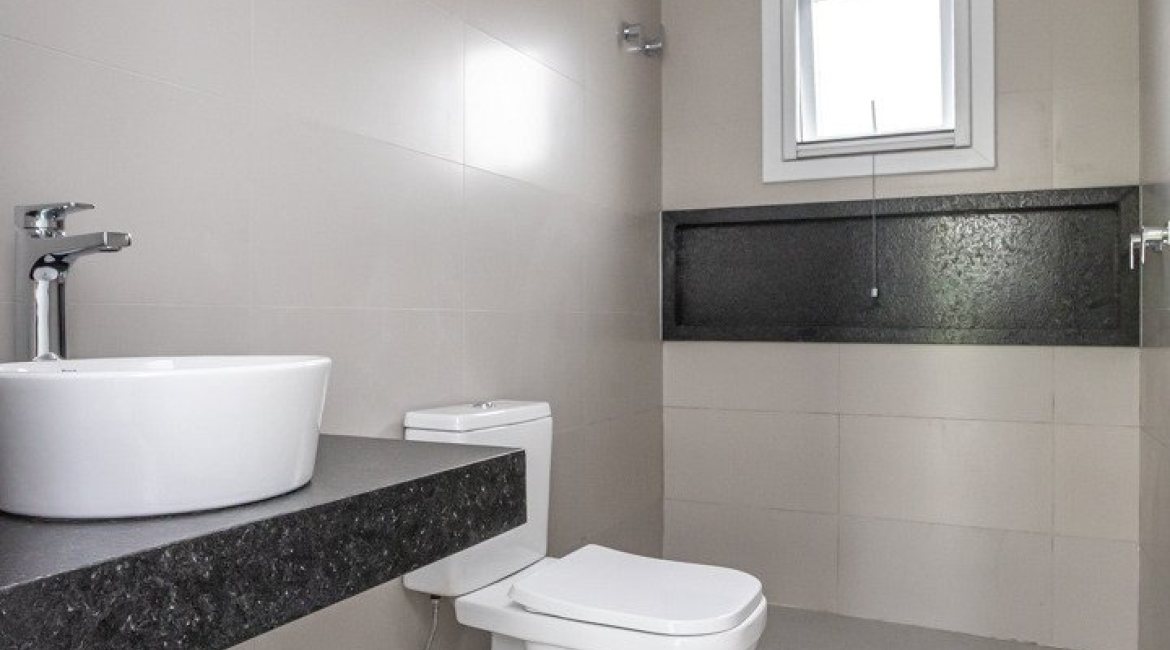 Casa em Condomínio à venda com 331m², 3 dormitórios, 3 suítes, 2 vagas, no bairro Alphaville em PORTO ALEGRE