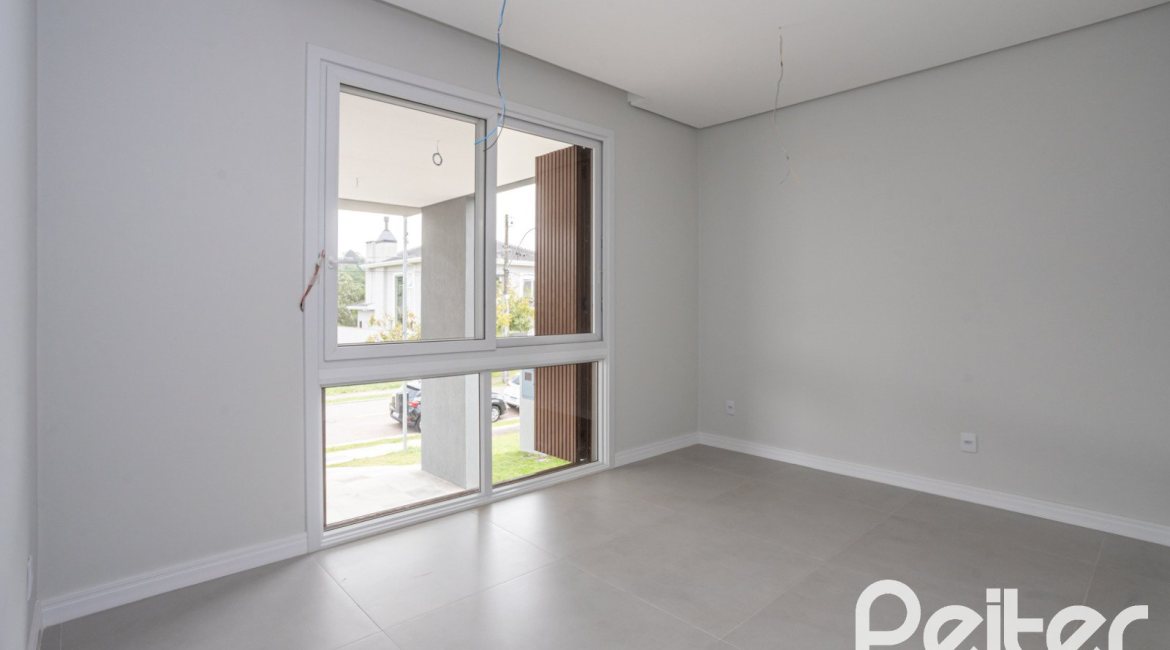 Casa em Condomínio à venda com 331m², 3 dormitórios, 3 suítes, 2 vagas, no bairro Alphaville em PORTO ALEGRE