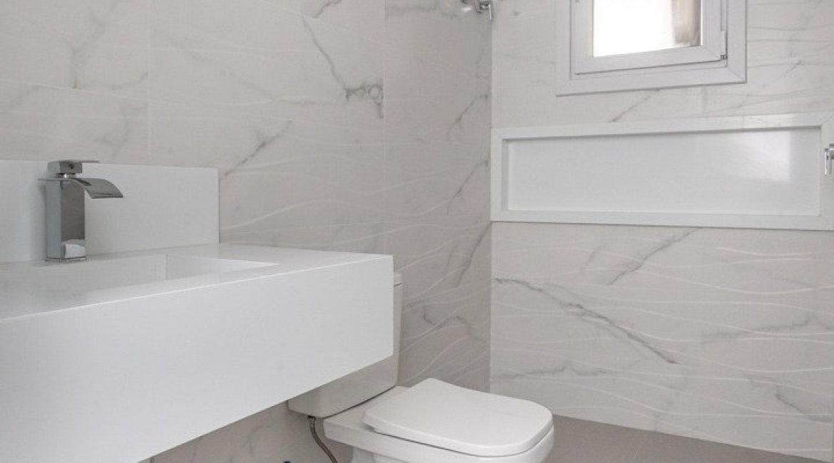 Casa em Condomínio à venda com 331m², 3 dormitórios, 3 suítes, 2 vagas, no bairro Alphaville em PORTO ALEGRE