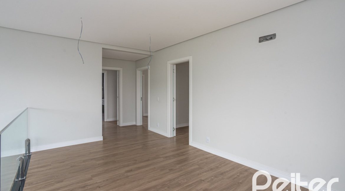 Casa em Condomínio à venda com 331m², 3 dormitórios, 3 suítes, 2 vagas, no bairro Alphaville em PORTO ALEGRE