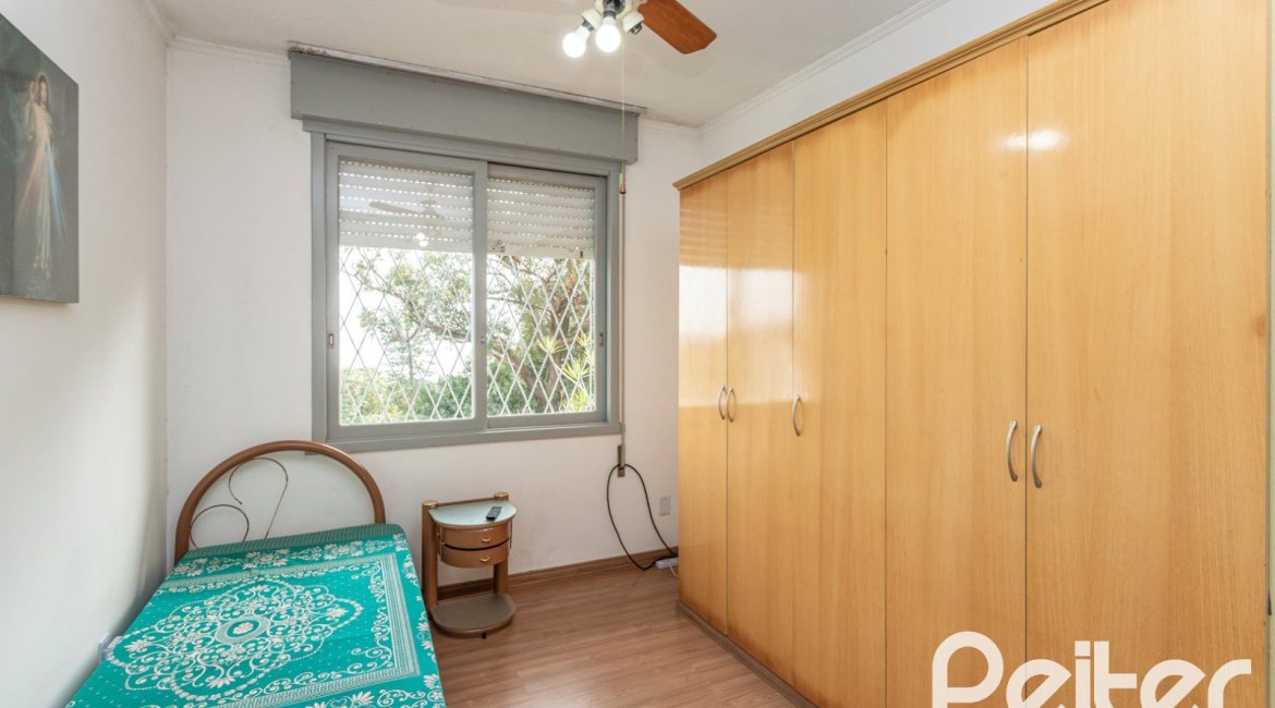 Casa à venda com 395m², 3 dormitórios, 1 suíte, 4 vagas, no bairro Sétimo Céu em Porto Alegre