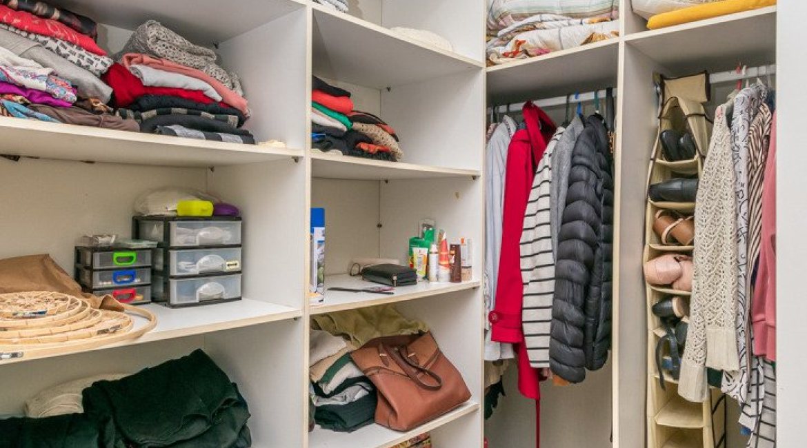 Casa à venda com 231m², 3 dormitórios, 1 suíte, 2 vagas, no bairro Ipanema em Porto Alegre