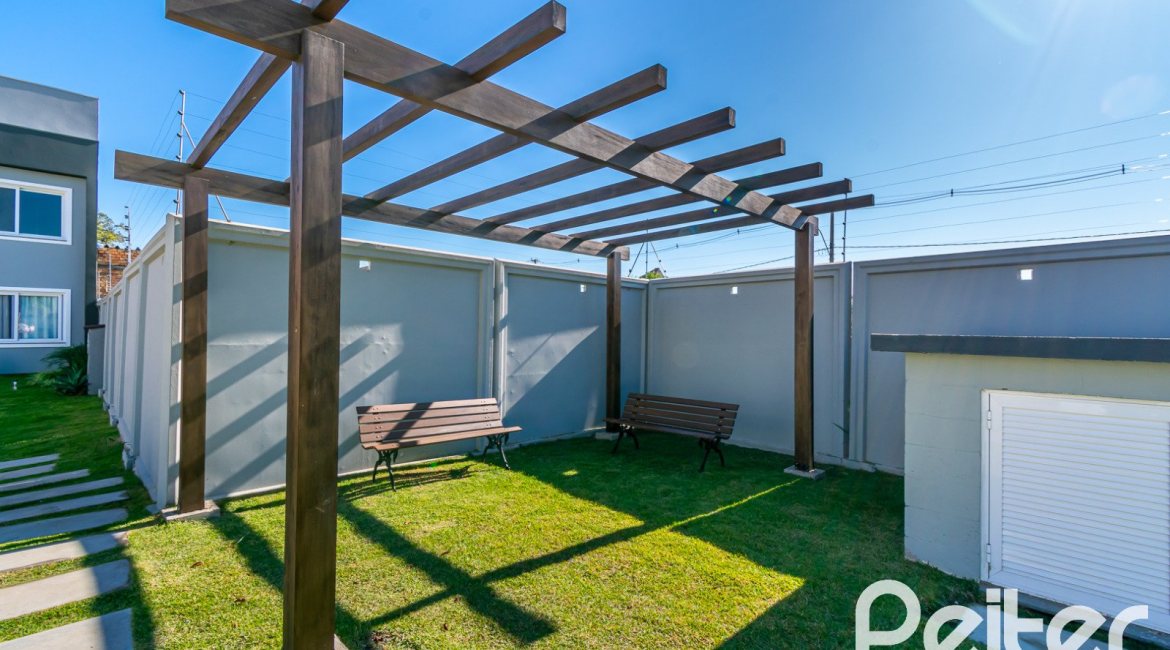 Casa em Condomínio à venda com 150m², 3 dormitórios, 3 suítes, 2 vagas, no bairro Ipanema em Porto Alegre