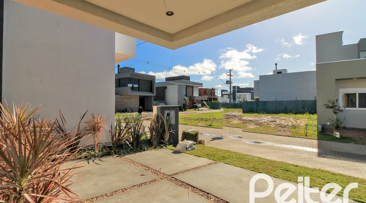 Casa em Condomínio à venda com 150m², 3 dormitórios, 3 suítes, 2 vagas, no bairro Ipanema em Porto Alegre