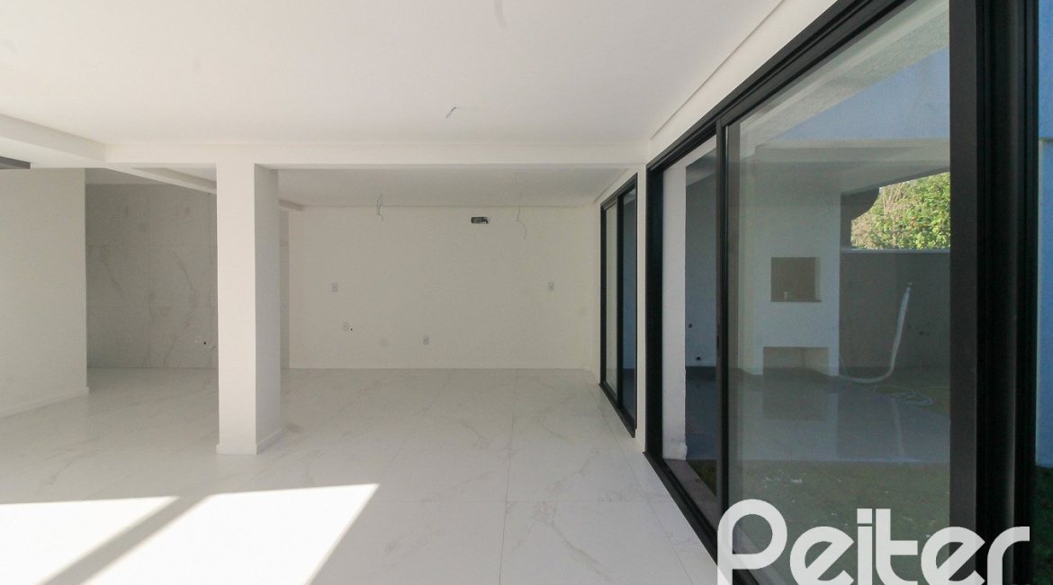 Casa em Condomínio à venda com 150m², 3 dormitórios, 3 suítes, 2 vagas, no bairro Ipanema em Porto Alegre