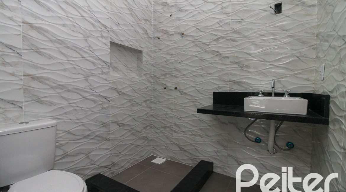 Casa em Condomínio à venda com 150m², 3 dormitórios, 3 suítes, 2 vagas, no bairro Ipanema em Porto Alegre