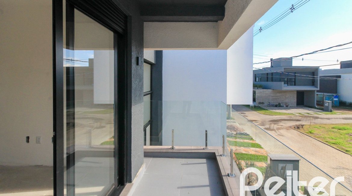 Casa em Condomínio à venda com 150m², 3 dormitórios, 3 suítes, 2 vagas, no bairro Ipanema em Porto Alegre