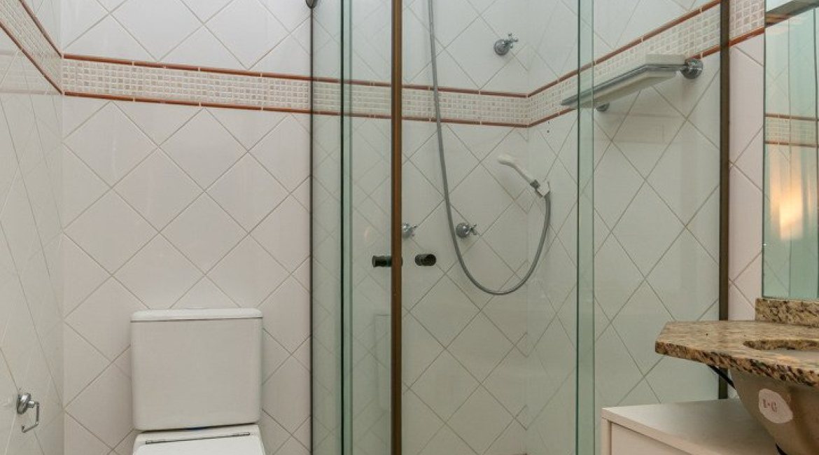 Casa em Condomínio à venda com 279m², 3 dormitórios, 1 suíte, 4 vagas, no bairro Jardim Isabel em Porto Alegre