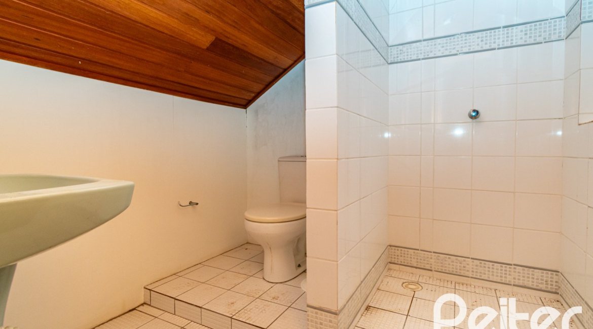 Casa em Condomínio à venda com 279m², 3 dormitórios, 1 suíte, 4 vagas, no bairro Jardim Isabel em Porto Alegre
