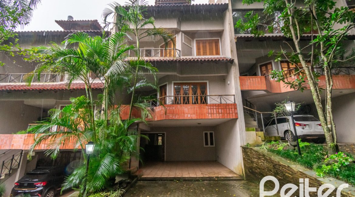 Casa em Condomínio à venda com 279m², 3 dormitórios, 1 suíte, 4 vagas, no bairro Jardim Isabel em Porto Alegre