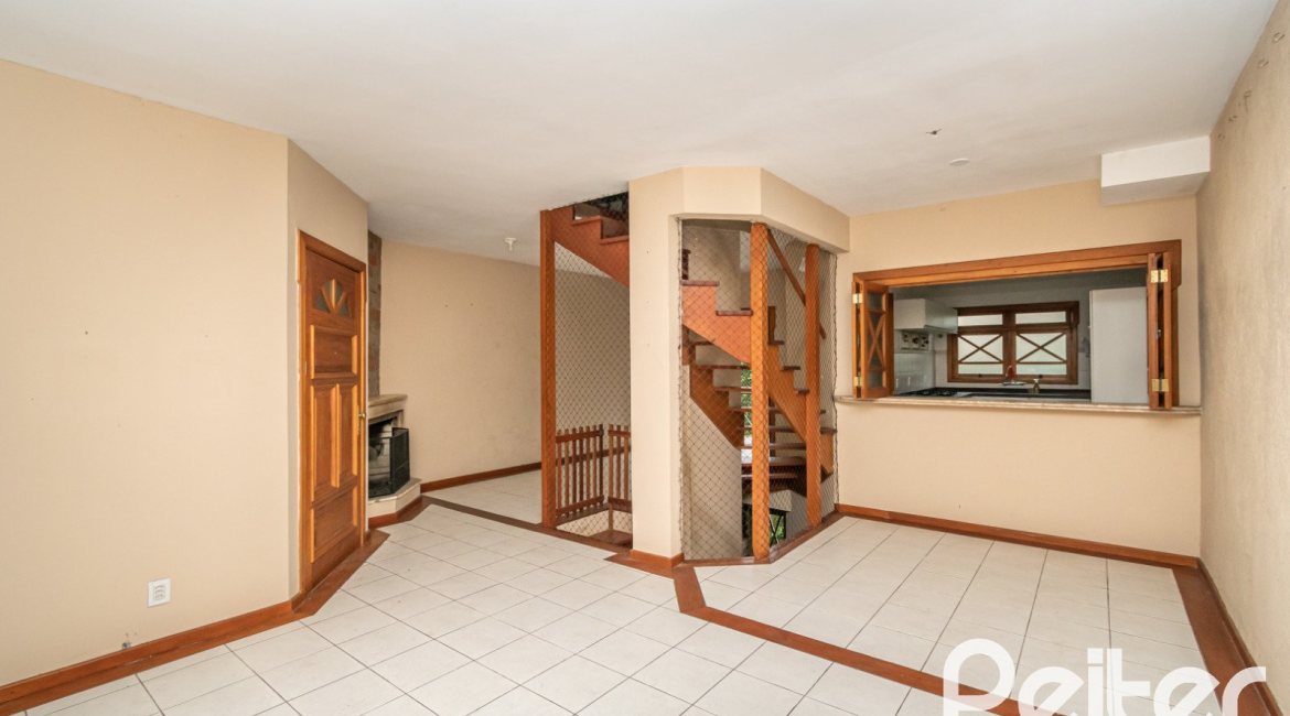 Casa em Condomínio à venda com 279m², 3 dormitórios, 1 suíte, 4 vagas, no bairro Jardim Isabel em Porto Alegre
