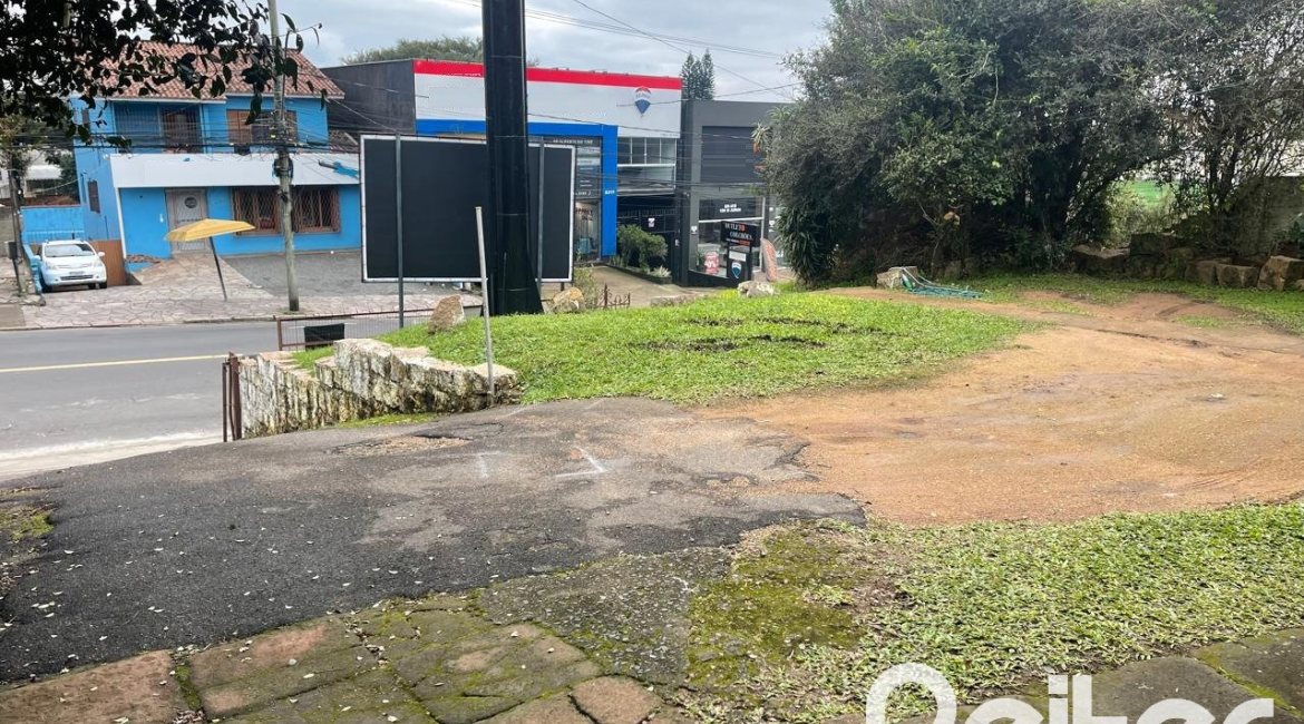Terreno à venda com 1045m², no bairro Tristeza em Porto Alegre