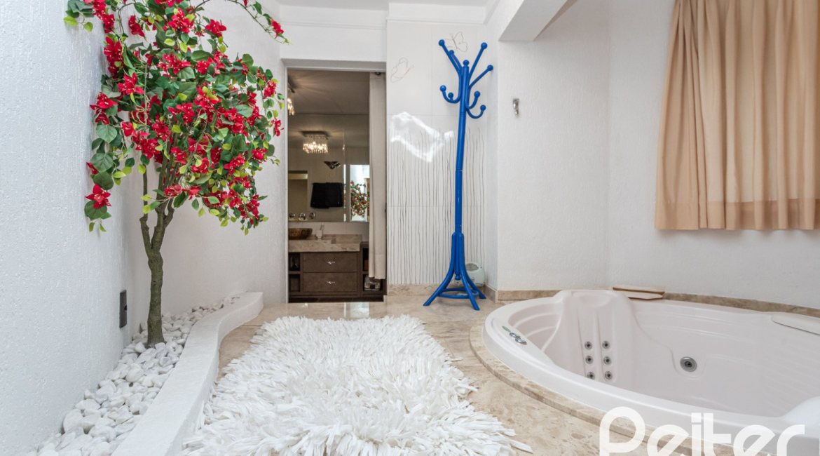 Casa em Condomínio à venda com 592m², 3 dormitórios, 3 suítes, 4 vagas, no bairro Terra Ville em PORTO ALEGRE