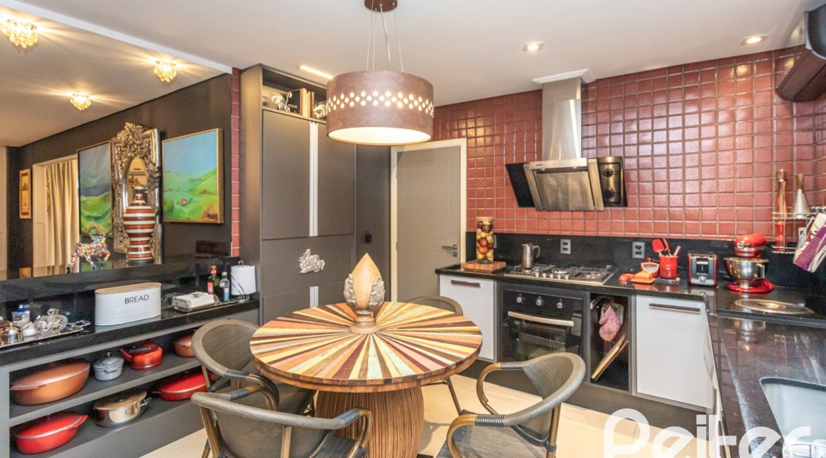 Casa em Condomínio à venda com 592m², 3 dormitórios, 3 suítes, 4 vagas, no bairro Terra Ville em PORTO ALEGRE