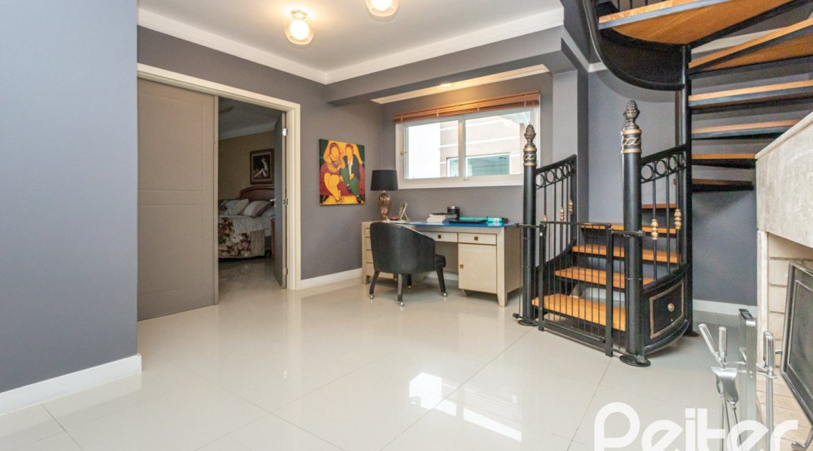 Casa em Condomínio à venda com 592m², 3 dormitórios, 3 suítes, 4 vagas, no bairro Terra Ville em PORTO ALEGRE