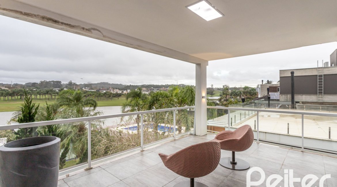 Casa em Condomínio à venda com 592m², 3 dormitórios, 3 suítes, 4 vagas, no bairro Terra Ville em PORTO ALEGRE