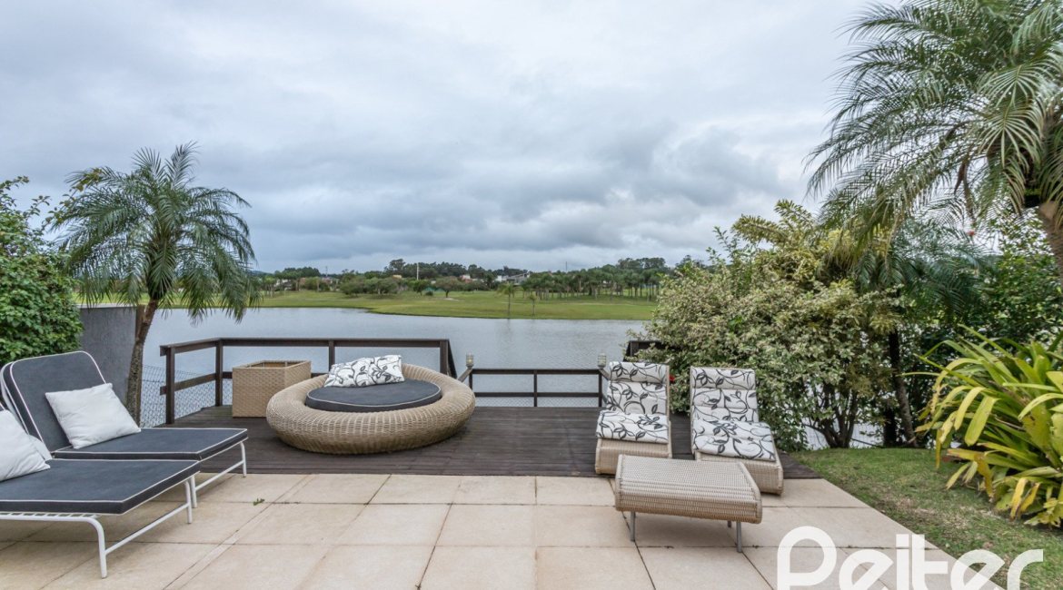 Casa em Condomínio à venda com 592m², 3 dormitórios, 3 suítes, 4 vagas, no bairro Terra Ville em PORTO ALEGRE