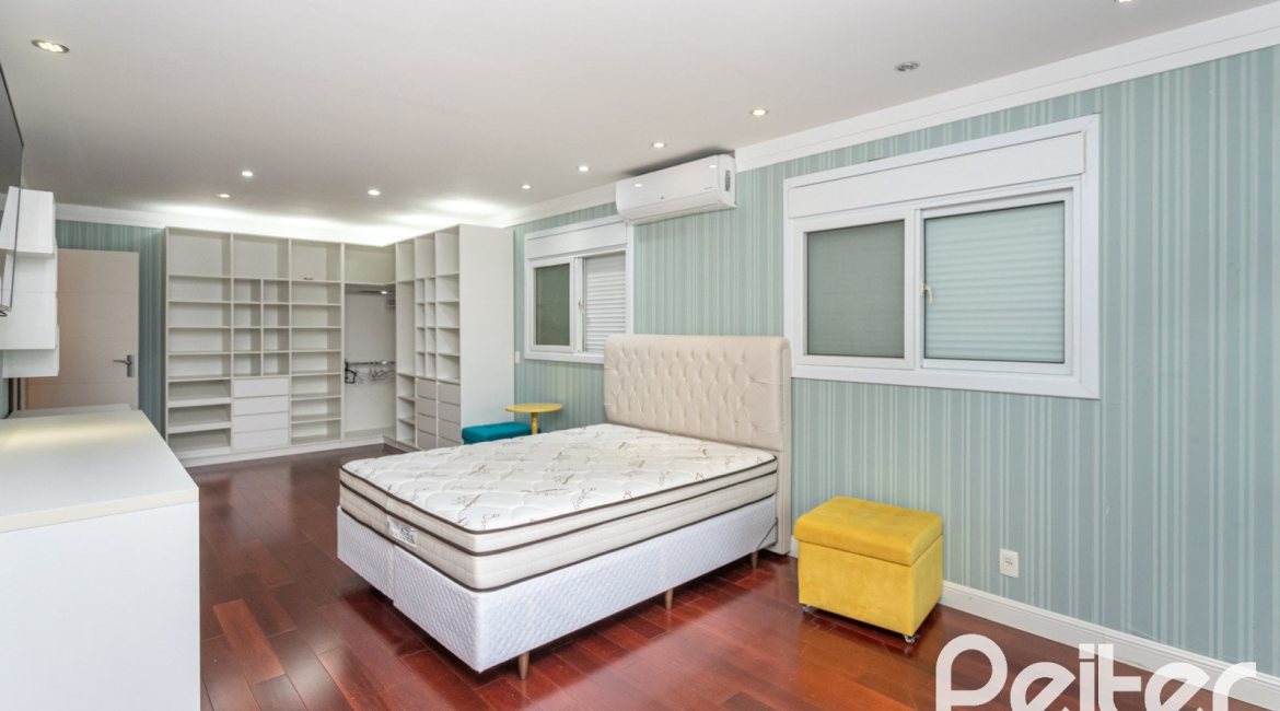 Casa em Condomínio à venda com 506m², 4 dormitórios, 4 suítes, 4 vagas, no bairro Terra Ville em Porto Alegre