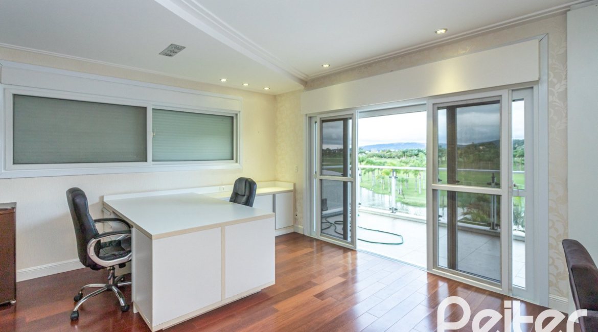 Casa em Condomínio à venda com 506m², 4 dormitórios, 4 suítes, 4 vagas, no bairro Terra Ville em Porto Alegre